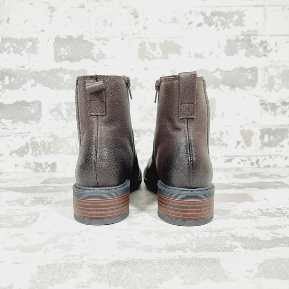 NEW Clarks Collection Hearth Rose Brown Leather Ankle Boots A671 - Picture 4 of 10